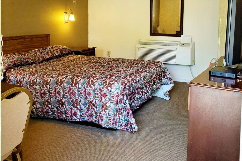 Photo of Bedroom in Wallingford Center