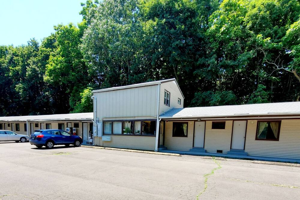 Photo of Outdoor in Wallingford Center