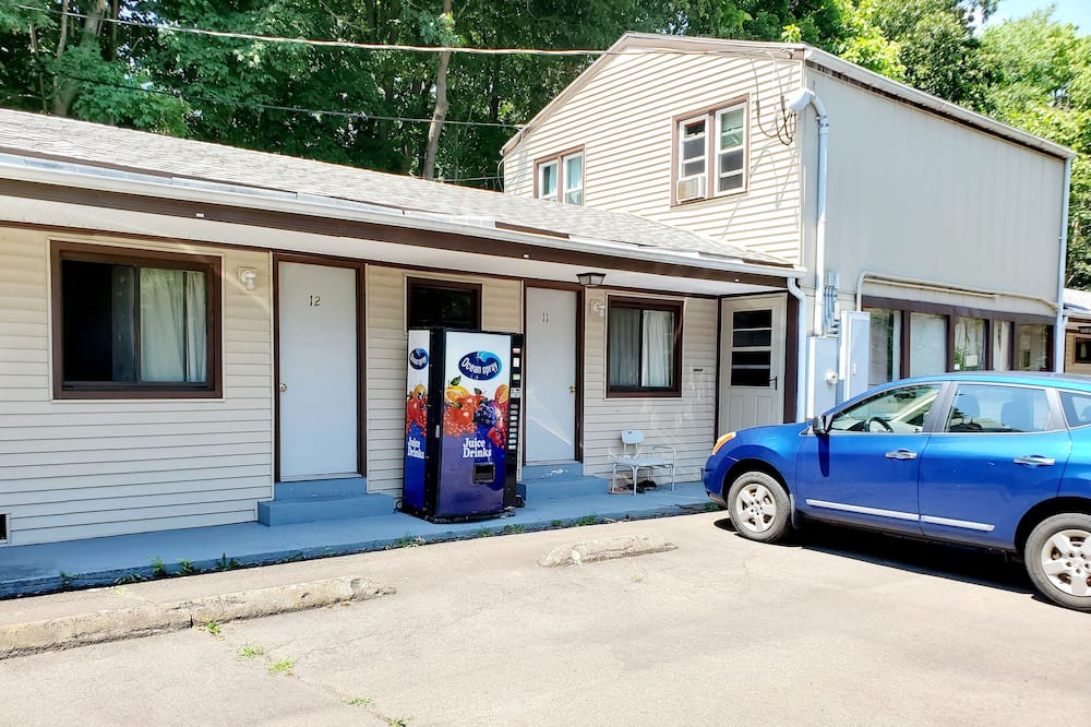 Photo of Outdoor in Wallingford Center