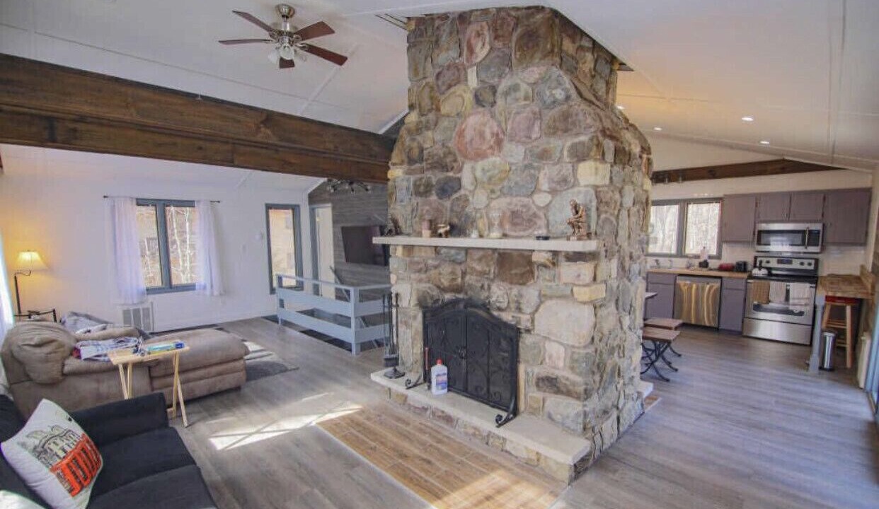 Photo of Livingroom in Pocono Summit