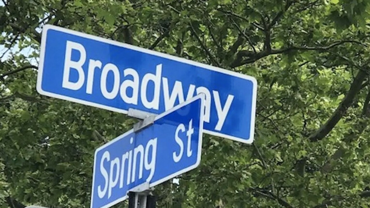Photo of Outdoor in Off Broadway
