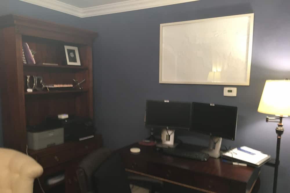Photo of Livingroom in Burlington