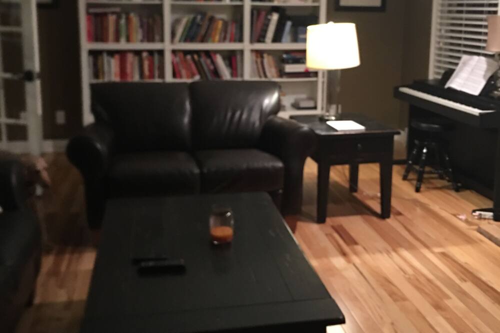 Photo of Livingroom in Burlington