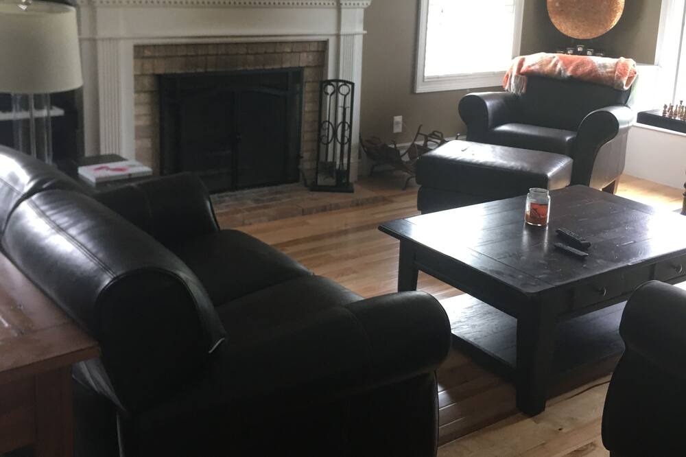 Photo of Livingroom in Burlington