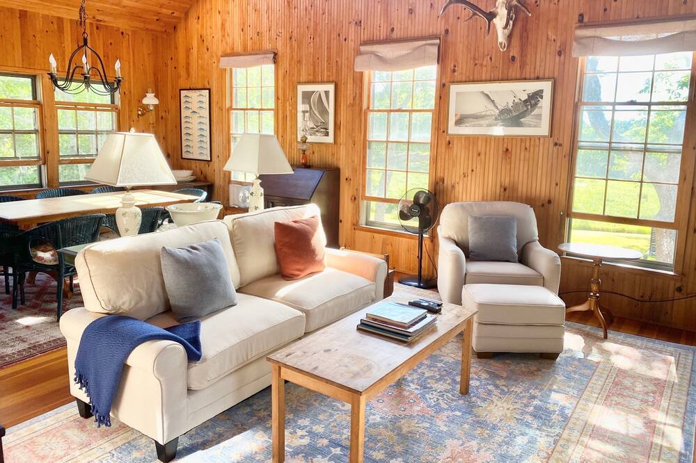 Photo of Livingroom in Edgartown