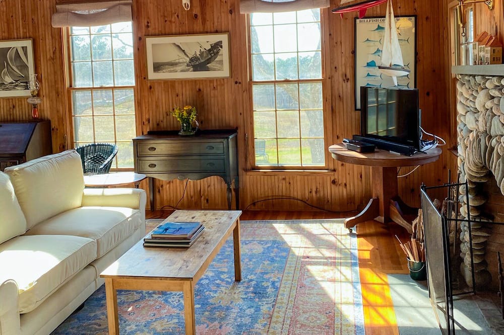 Photo of Livingroom in Edgartown