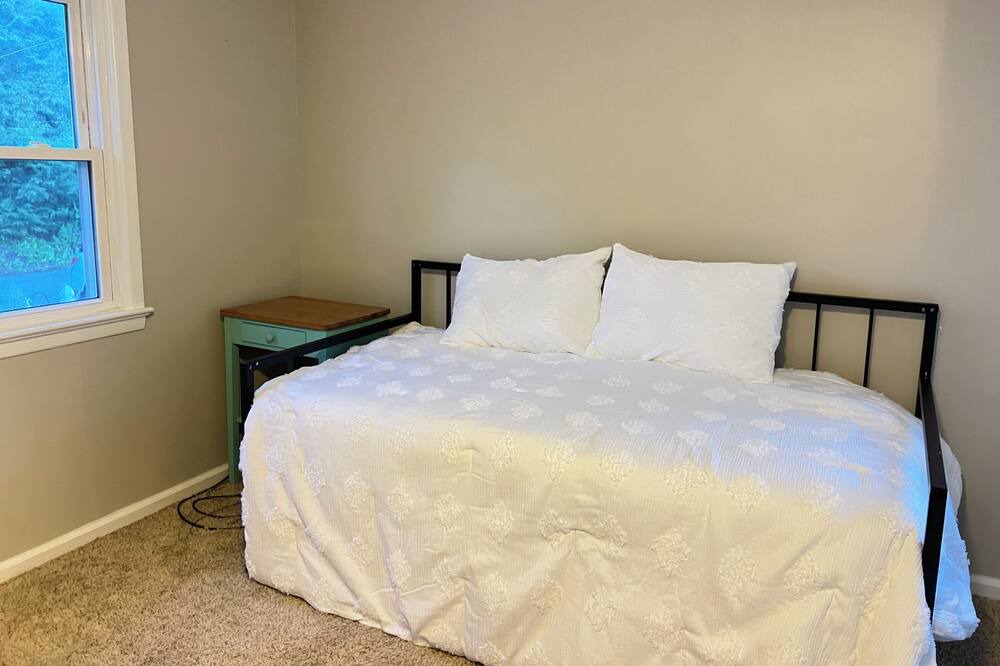 Photo of Bedroom in Lake Hopatcong