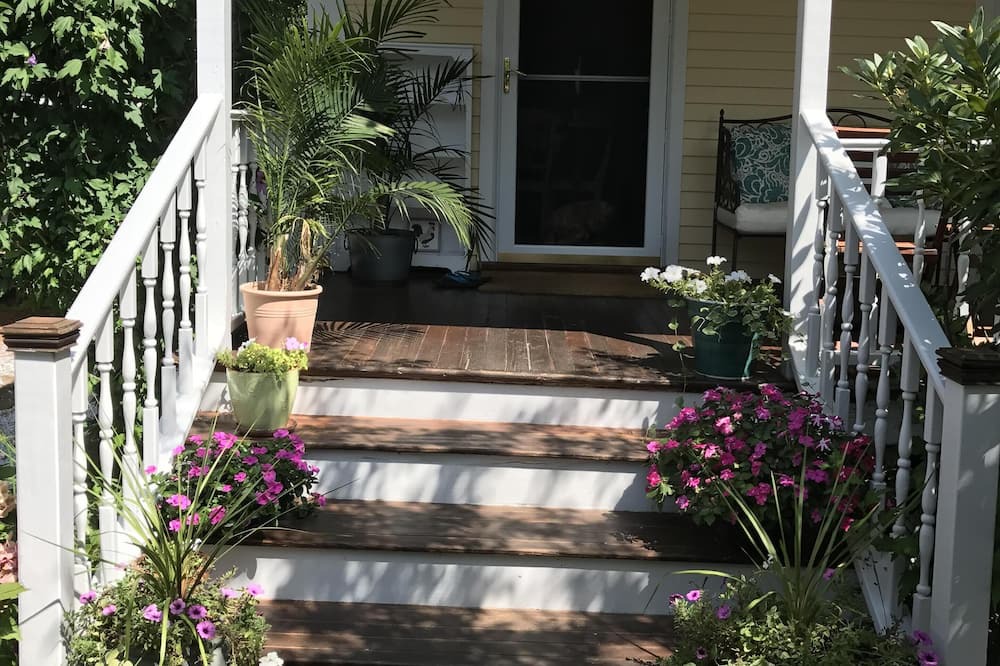 Photo of Others in Bellevue Avenue Historic District