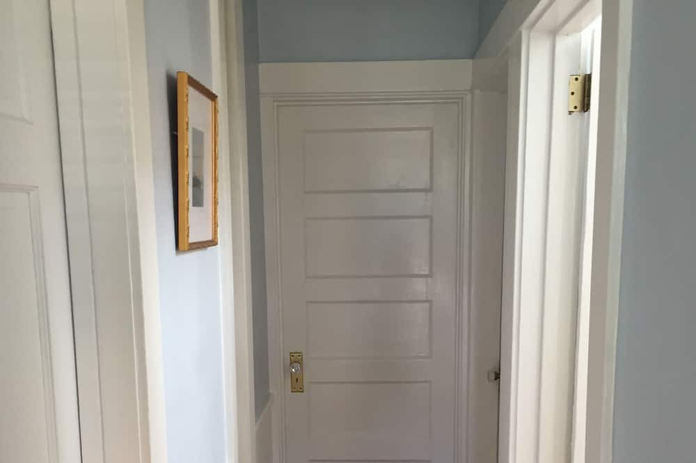 Photo of Bedroom in Bellevue Avenue Historic District