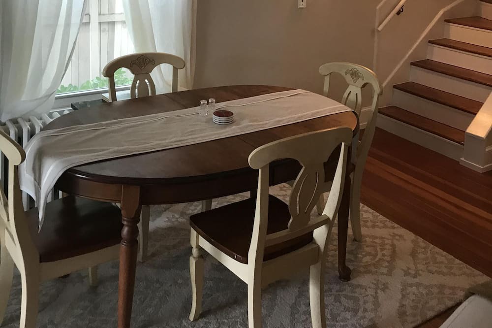 Photo of Kitchen in Bellevue Avenue Historic District