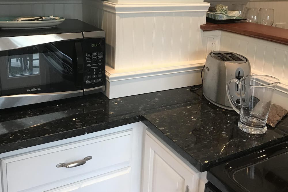 Photo of Kitchen in Bellevue Avenue Historic District