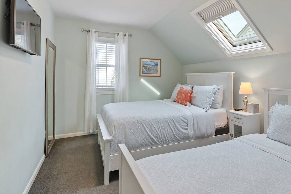 Photo of Bedroom in Yachting Village