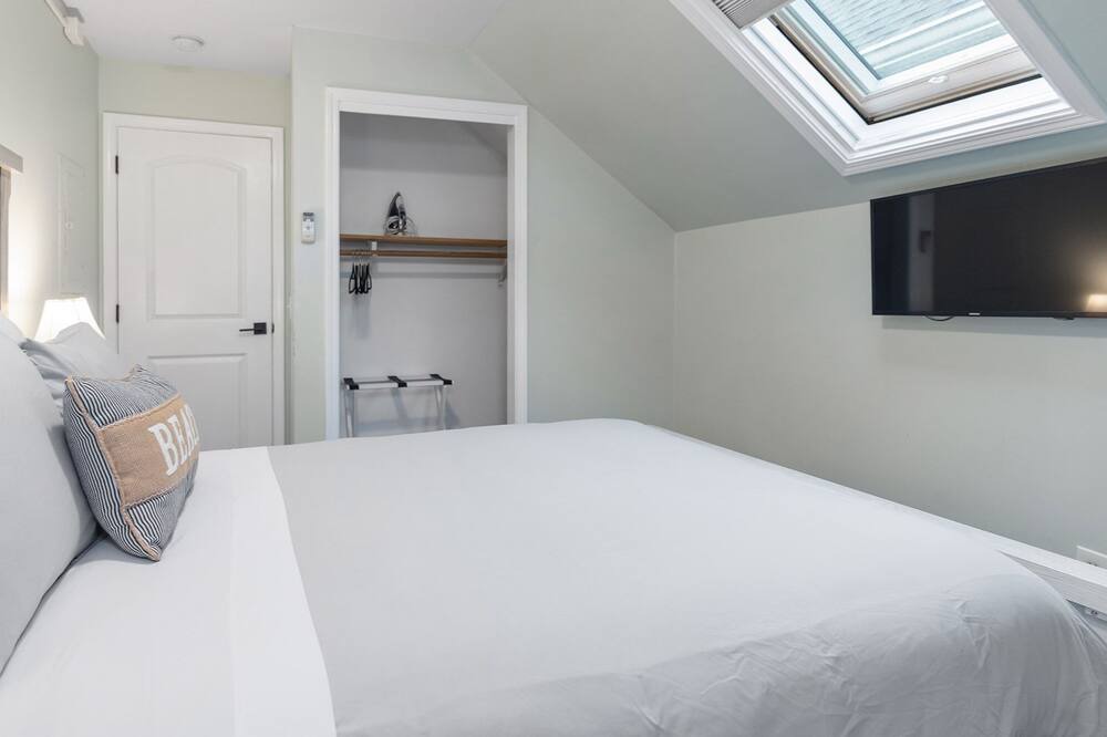 Photo of Bedroom in Yachting Village