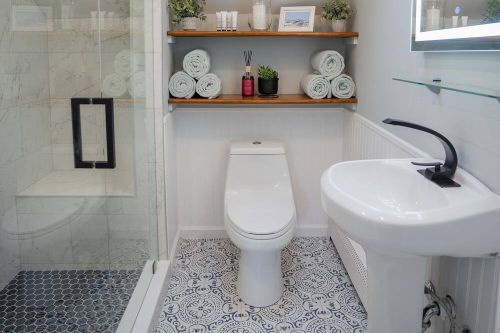 Photo of Bathroom in Yachting Village