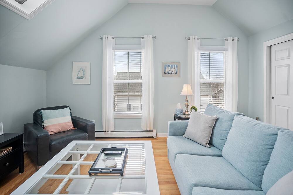 Photo of Livingroom in Yachting Village