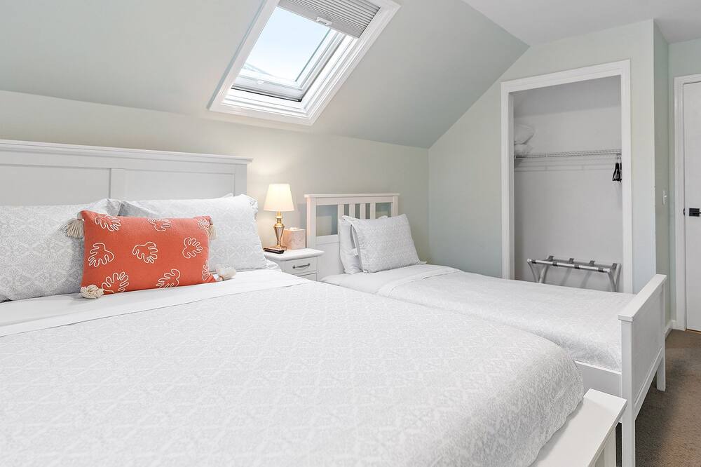 Photo of Bedroom in Yachting Village