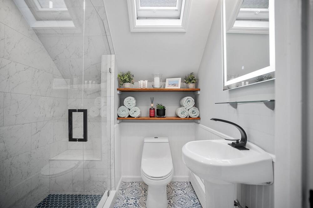 Photo of Bathroom in Yachting Village