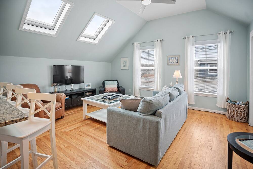 Photo of Livingroom in Yachting Village