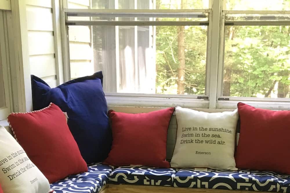 Photo of Livingroom in Becket