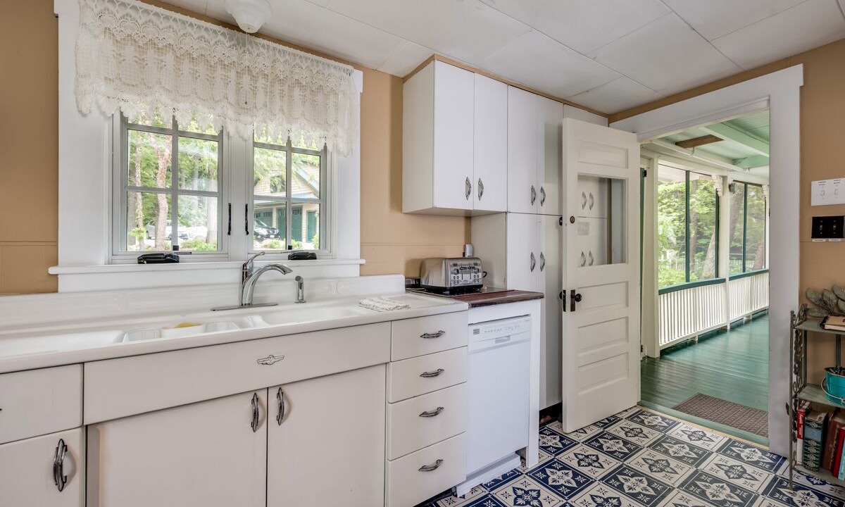 Photo of Kitchen in Melvin Village