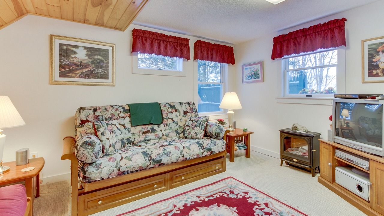 Photo of Livingroom in Ludlow