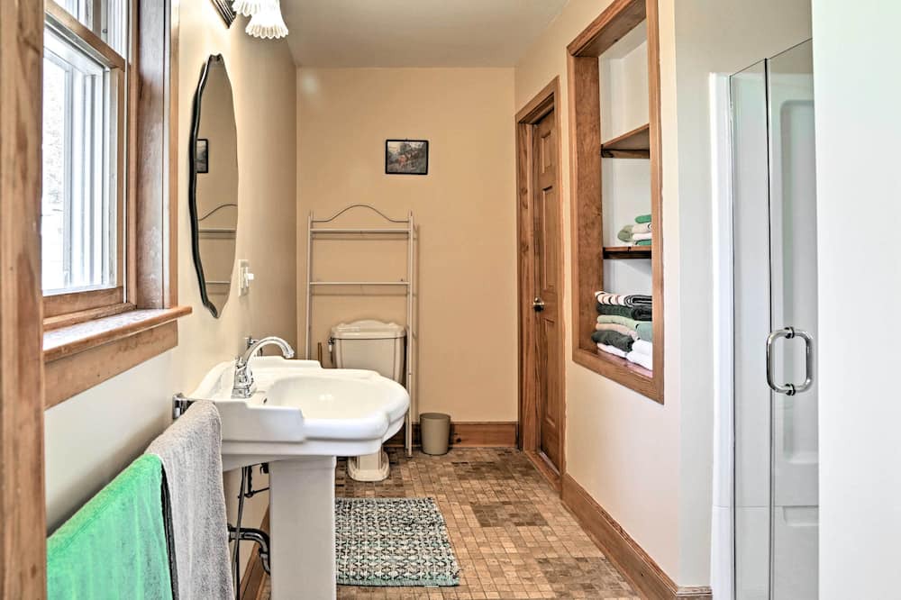 Photo of Bathroom in Mount Marion