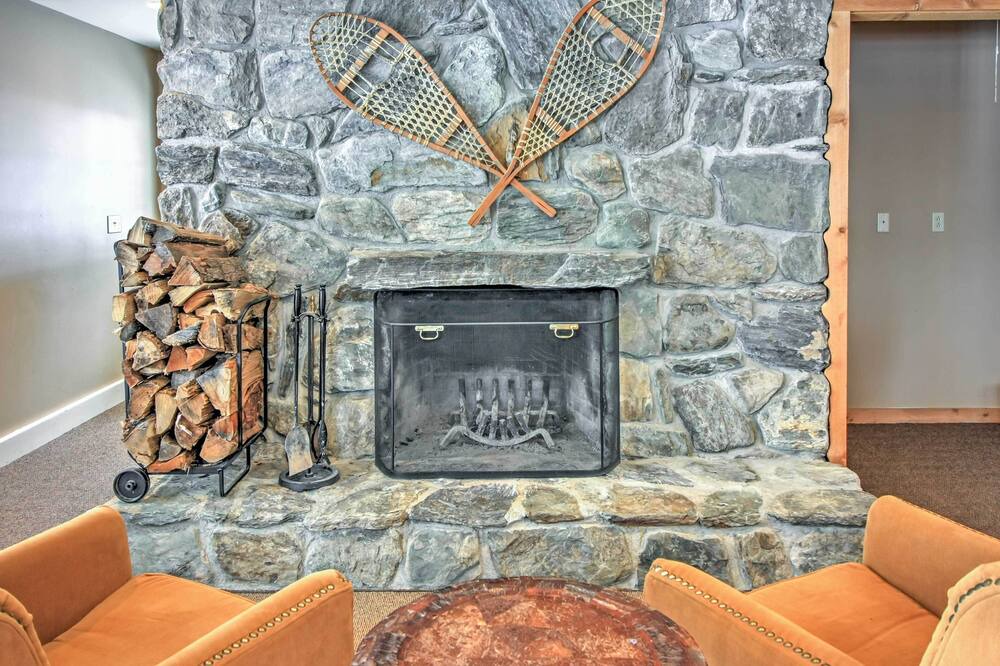 Photo of Livingroom in Bromley Mountain