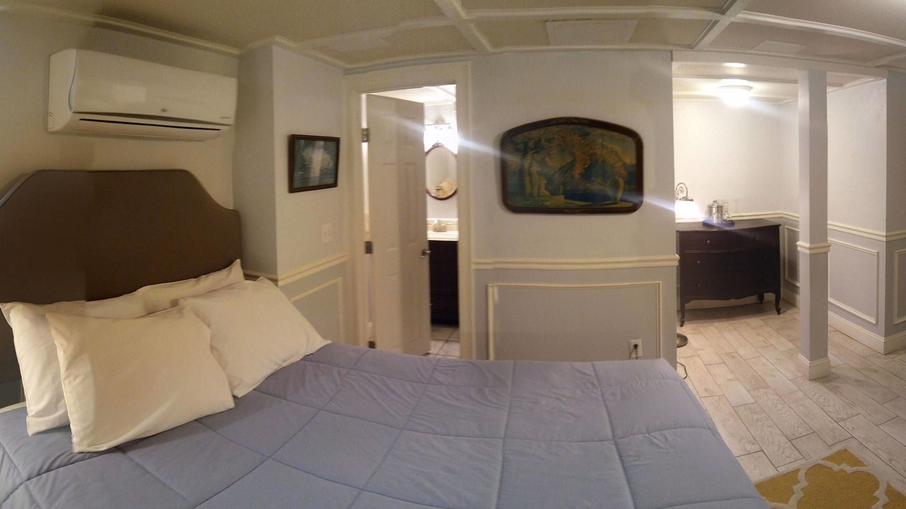Photo of Bedroom in Top of the Hill