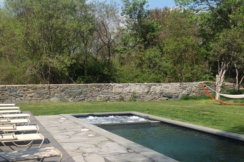 Photo of Outdoor in Easton's Point