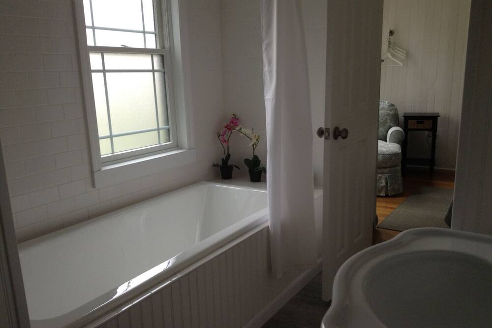 Photo of Bathroom in Easton's Point