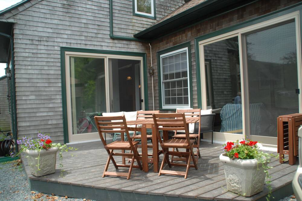 Photo of Patio Balcony in Easton's Point