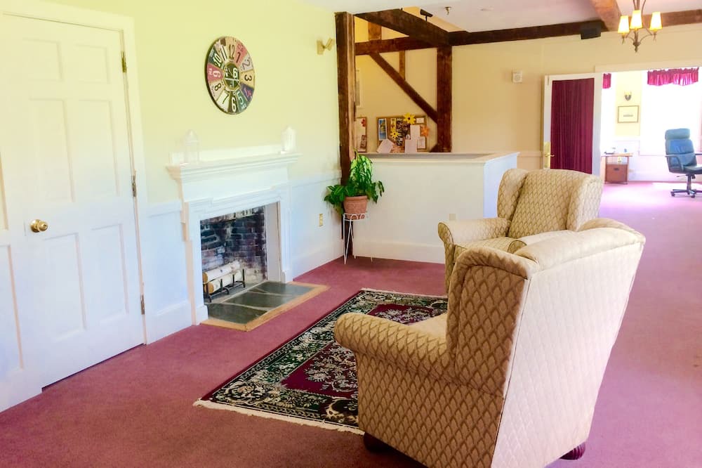 Photo of Livingroom in Francestown