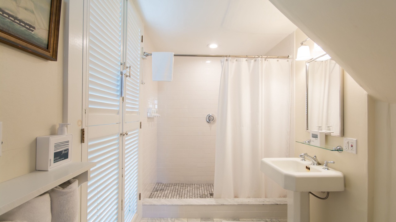 Photo of Bathroom in Top of the Hill