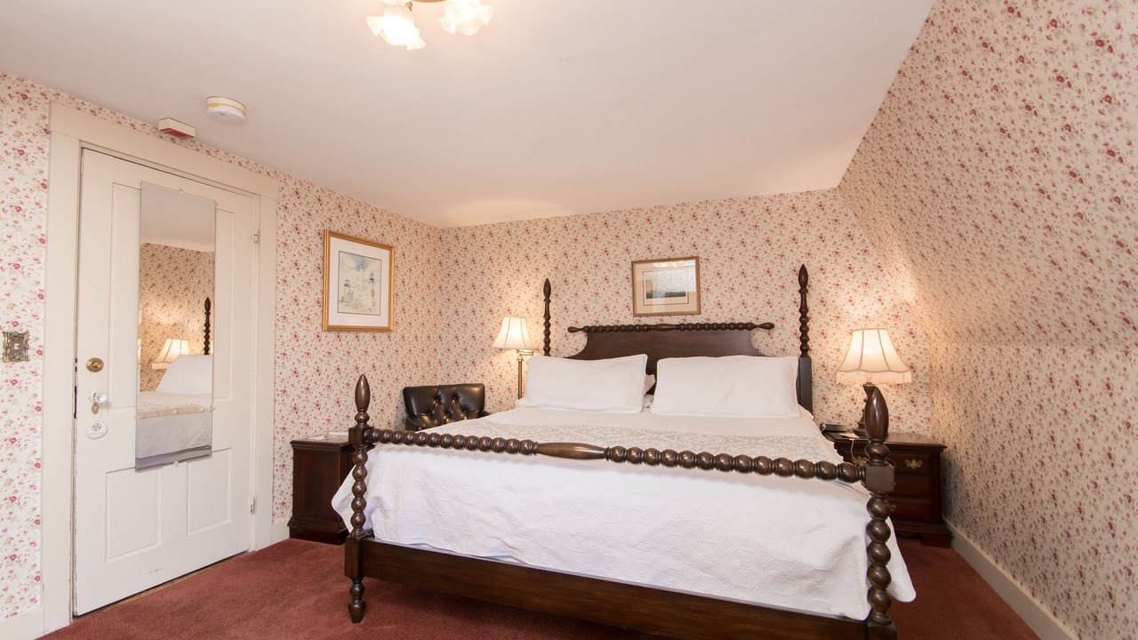 Photo of Bedroom in Top of the Hill