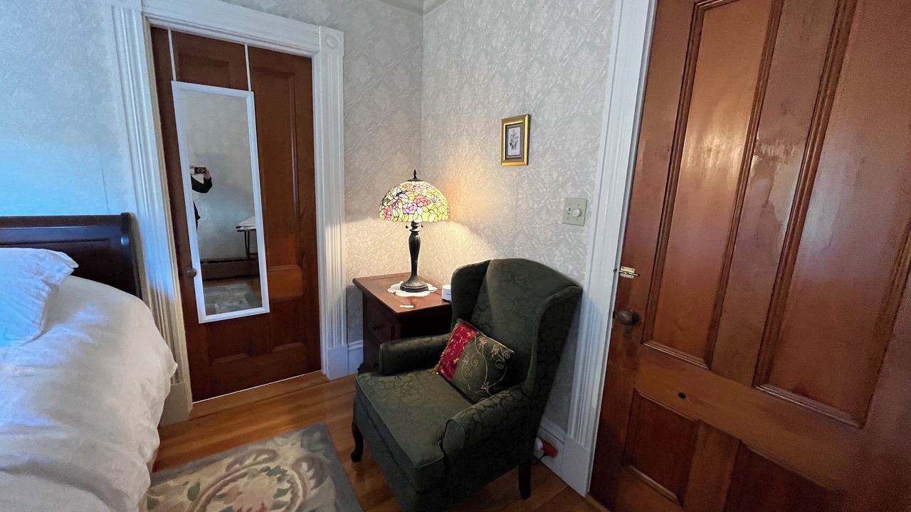Photo of Bedroom in Ashland