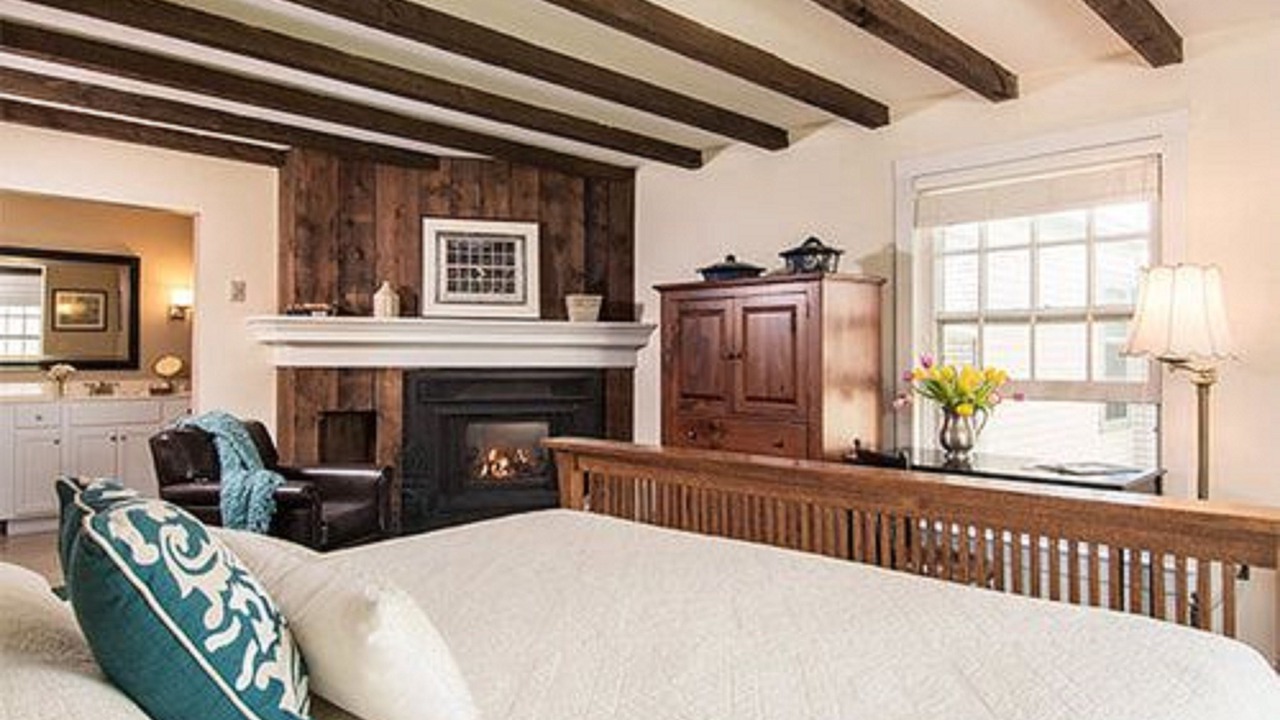 Photo of Livingroom in West Chesterfield