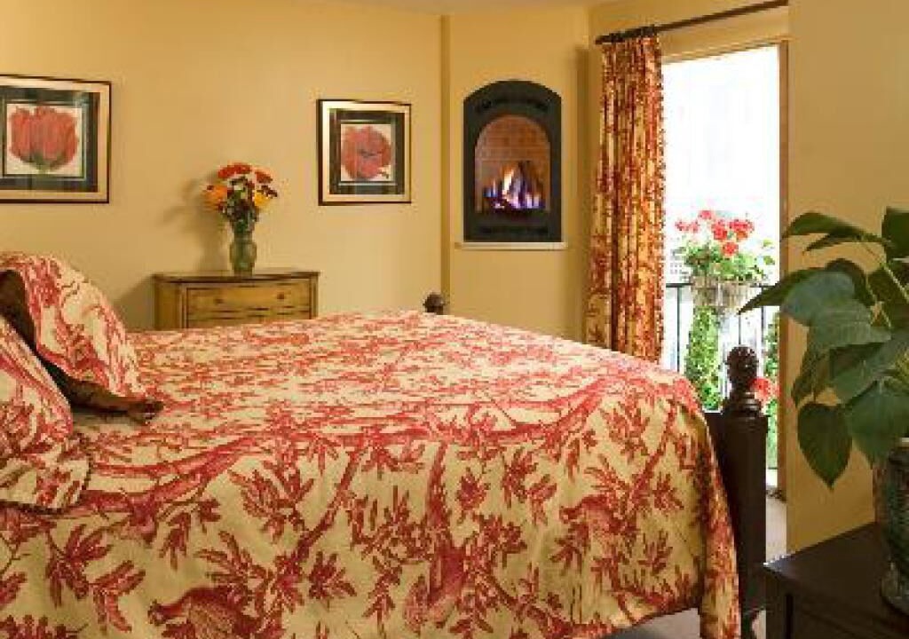 Photo of Bedroom in Top of the Hill