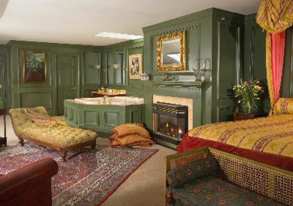 Photo of Bedroom in Top of the Hill