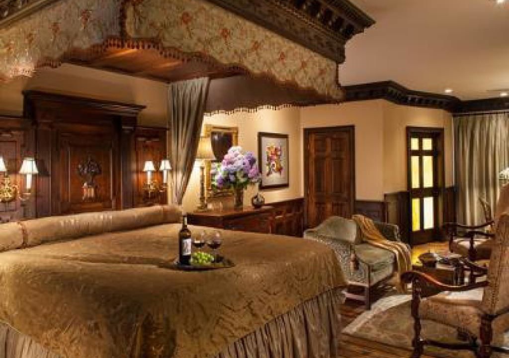 Photo of Bedroom in Top of the Hill