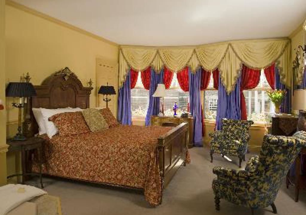 Photo of Bedroom in Top of the Hill