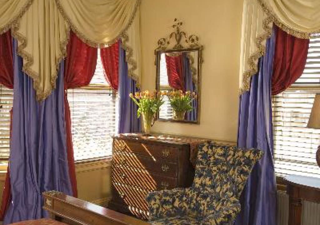 Photo of Bedroom in Top of the Hill