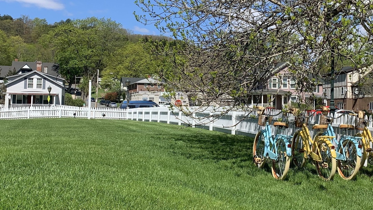 Photo of Outdoor in Lee