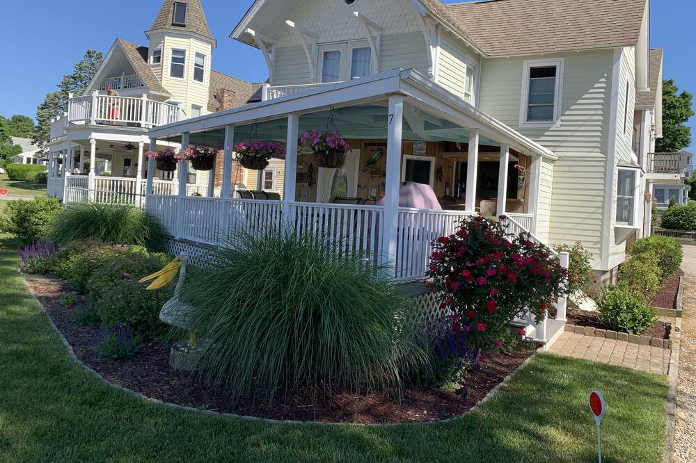 Photo of Others in Niantic