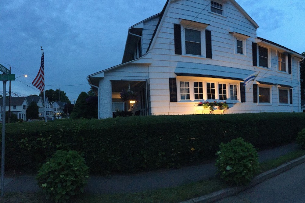 Photo of Outdoor in Woodmont