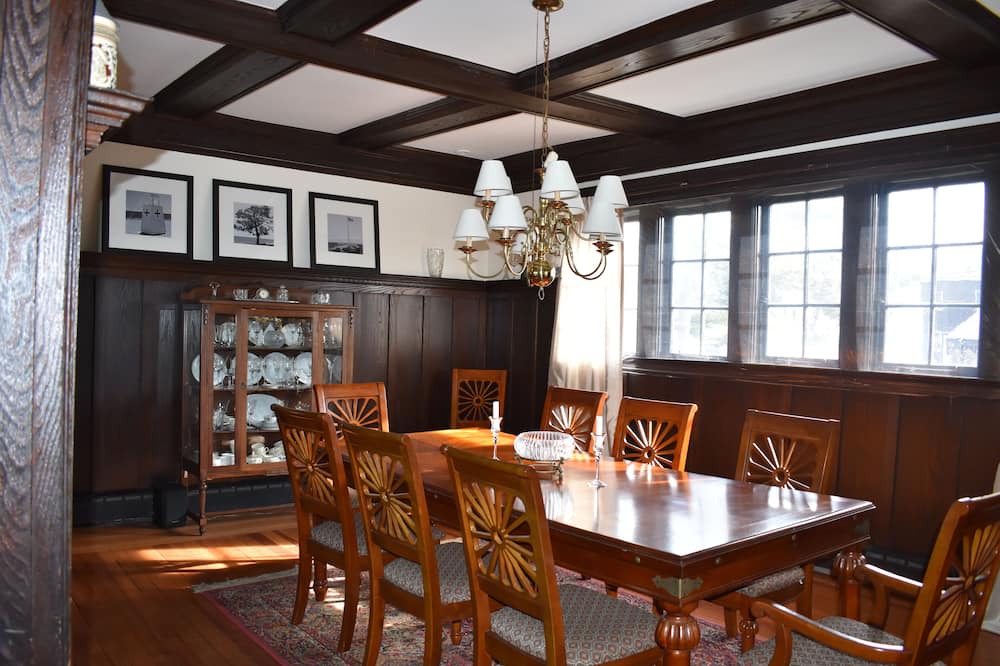 Photo of Livingroom in Woodmont