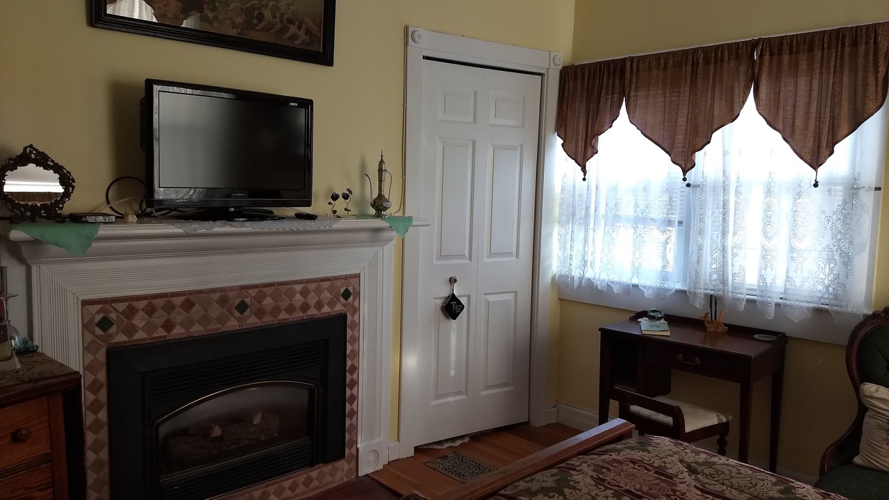 Photo of Bedroom in Top of the Hill