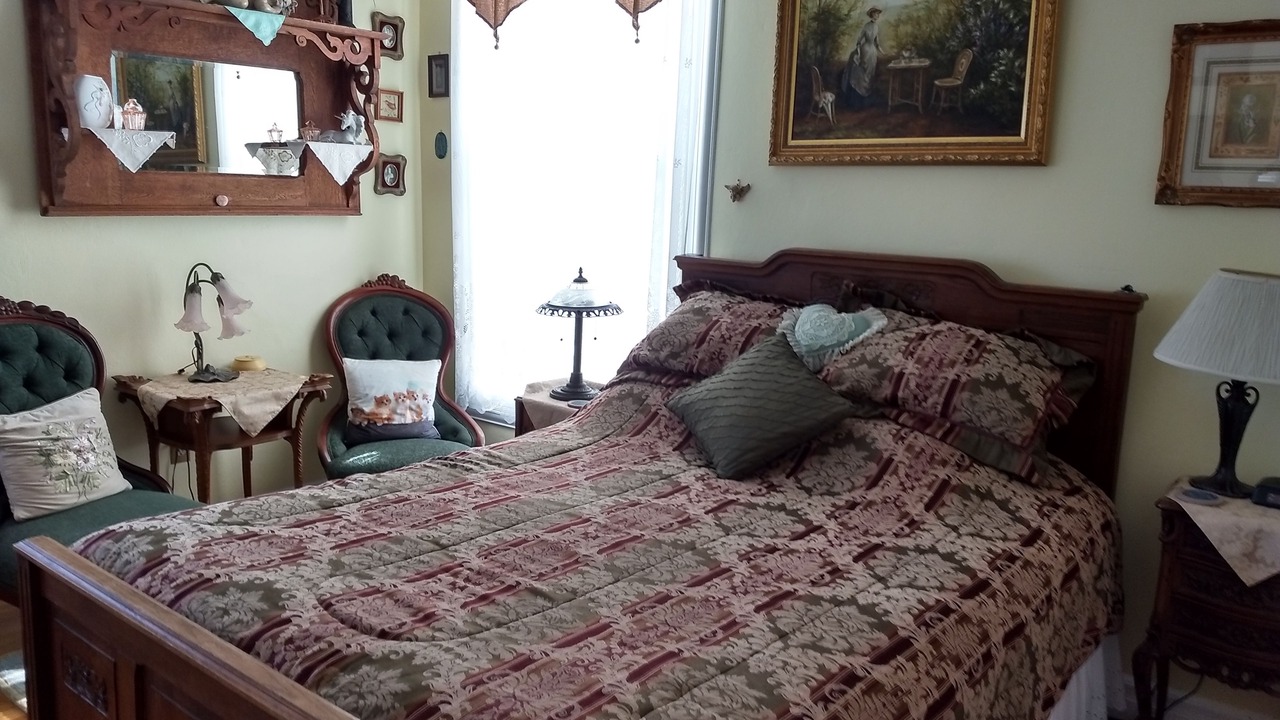 Photo of Bedroom in Top of the Hill
