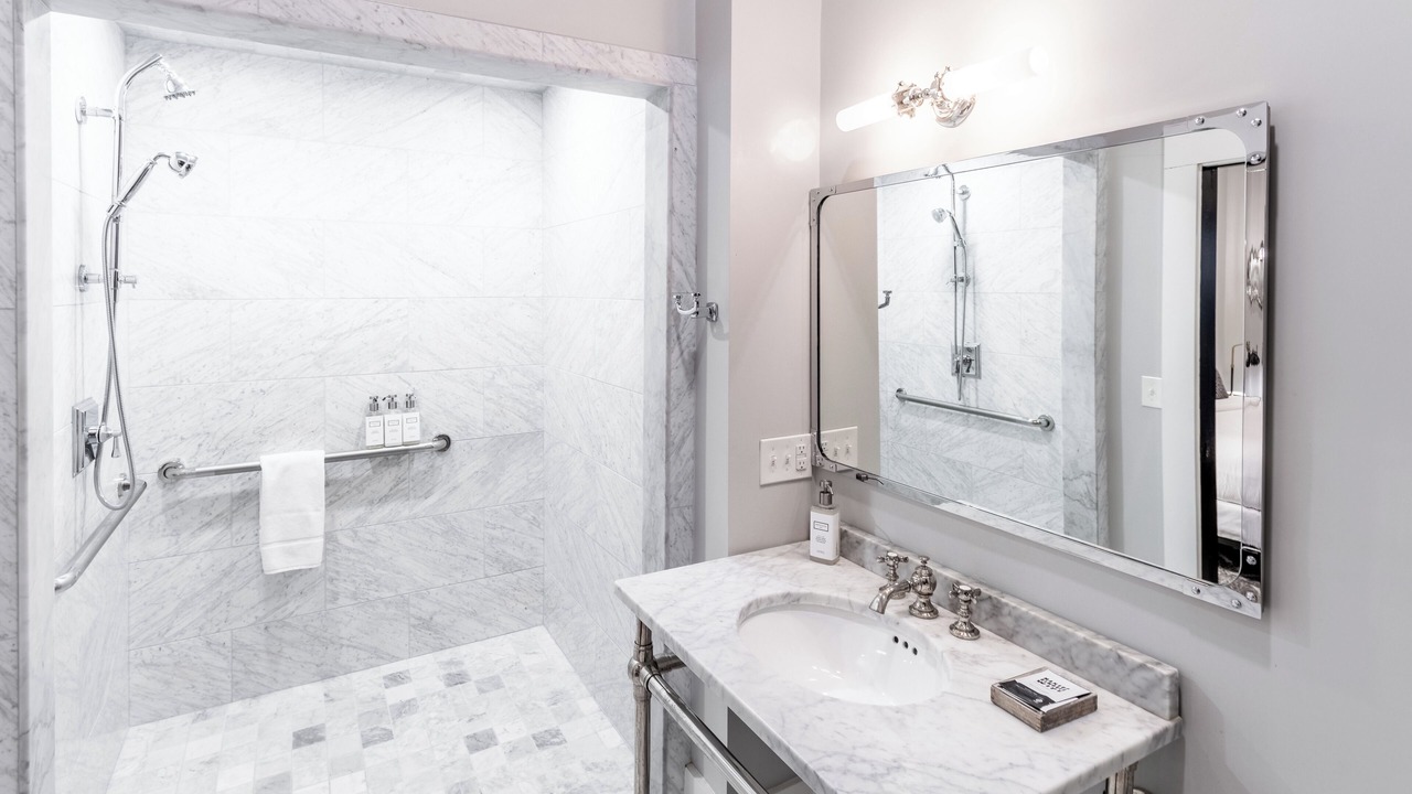 Photo of Bathroom in Fifth Ward