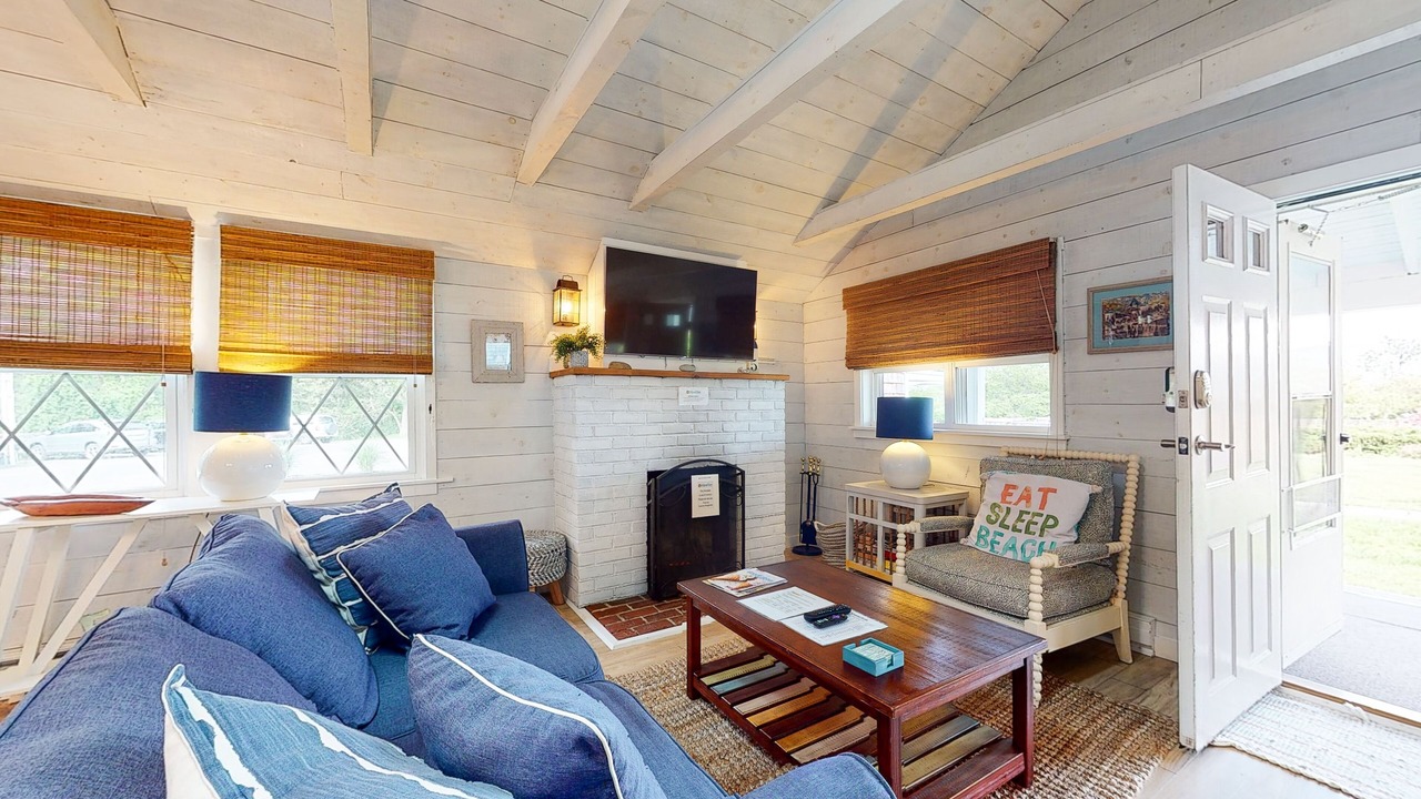 Photo of Livingroom in Oak Bluffs