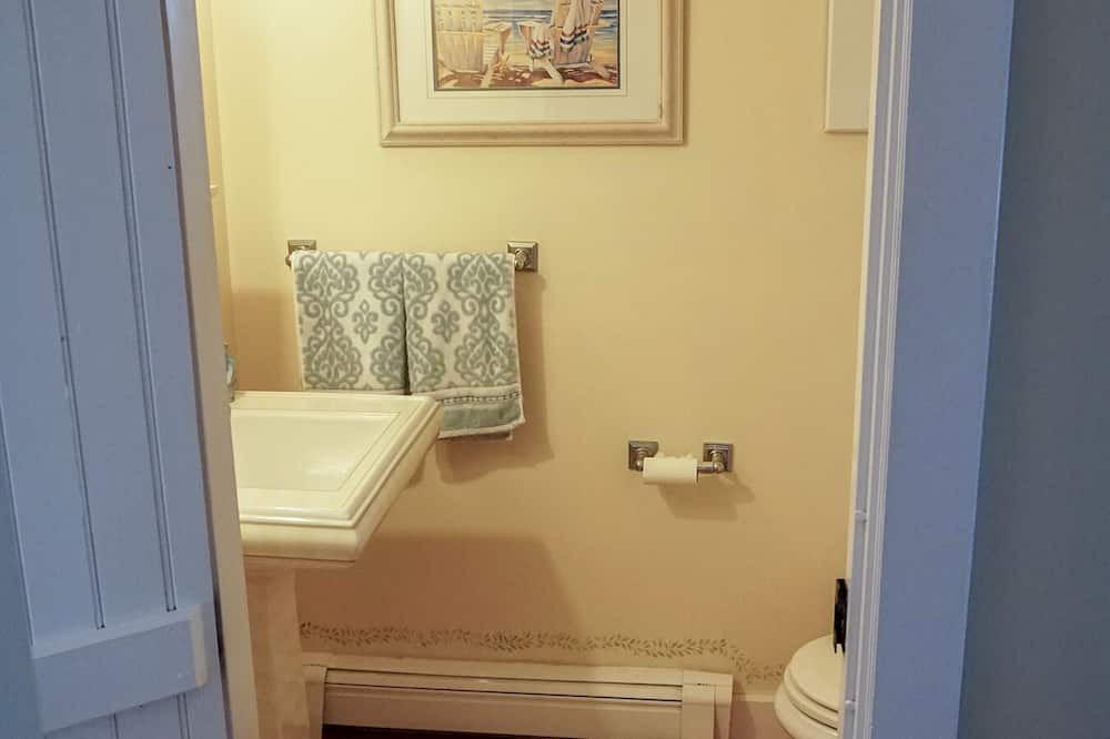 Photo of Bathroom in Green Harbor-Cedar Crest